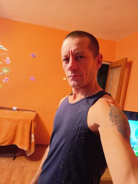 Ofer placeri de amor gratis la doamne mature.